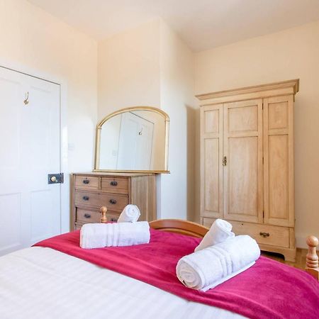 Altido Retro Castle Retreat 2Bed Apartment Edinburgh Ngoại thất bức ảnh