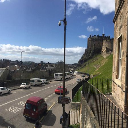 Altido Retro Castle Retreat 2Bed Apartment Edinburgh Ngoại thất bức ảnh
