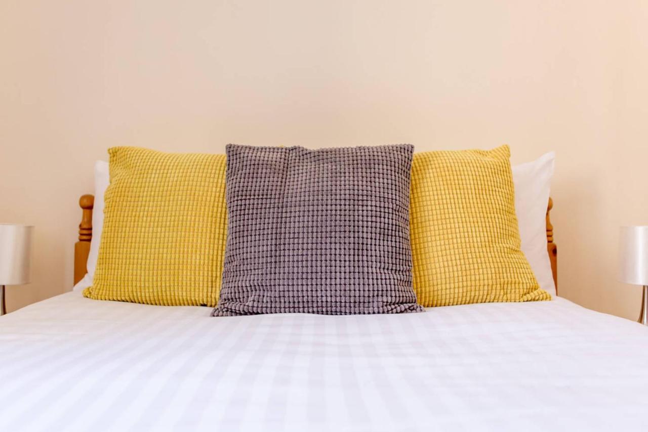 Altido Retro Castle Retreat 2Bed Apartment Edinburgh Ngoại thất bức ảnh