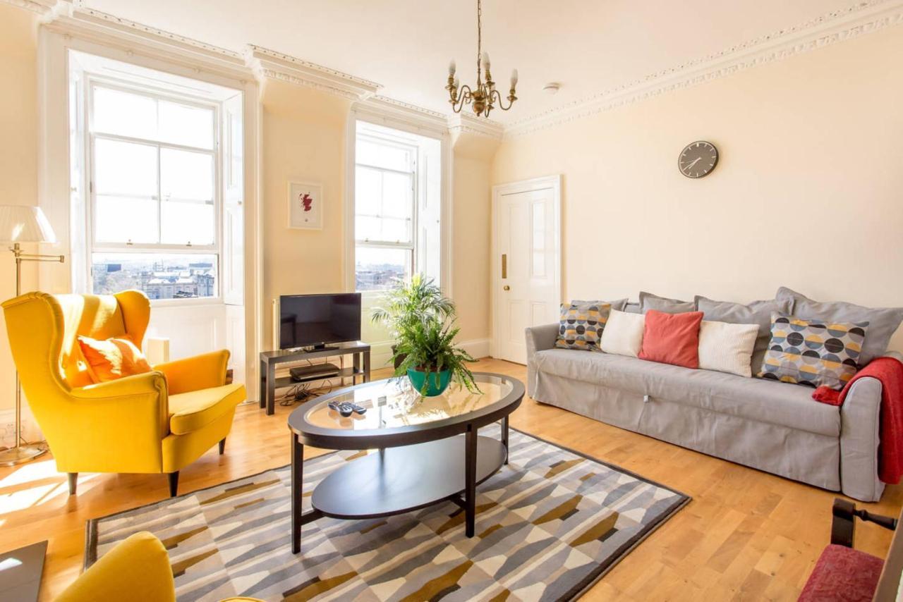 Altido Retro Castle Retreat 2Bed Apartment Edinburgh Ngoại thất bức ảnh