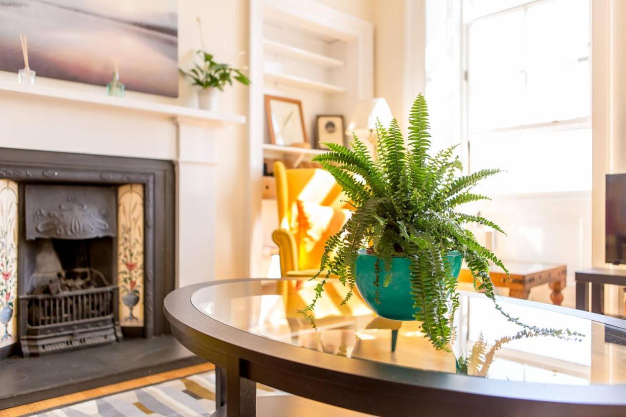Altido Retro Castle Retreat 2Bed Apartment Edinburgh Phòng bức ảnh