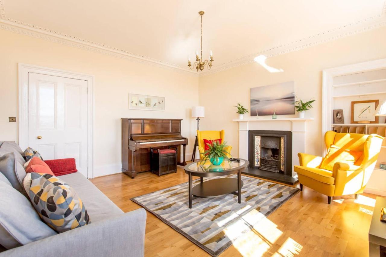 Altido Retro Castle Retreat 2Bed Apartment Edinburgh Ngoại thất bức ảnh
