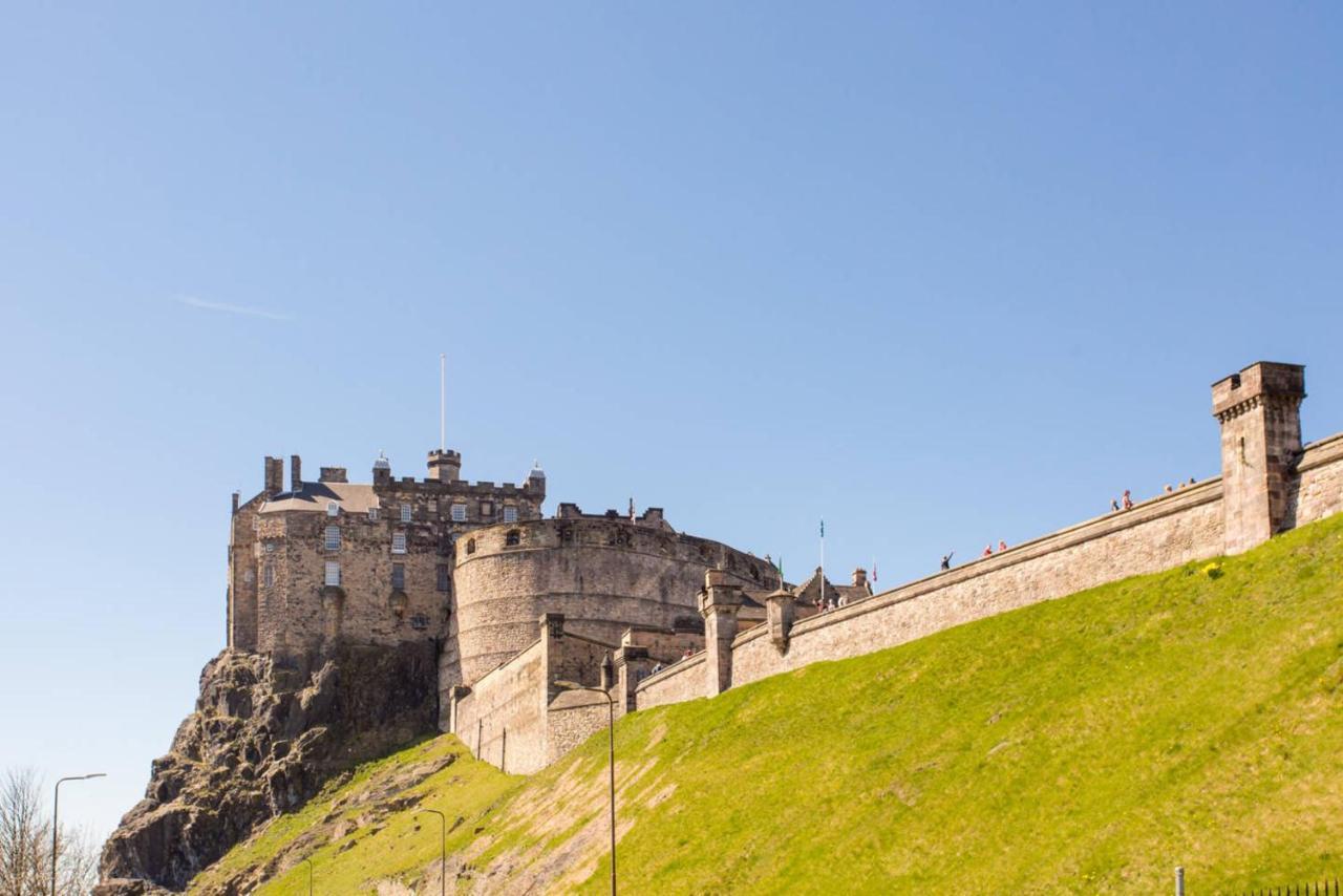 Altido Retro Castle Retreat 2Bed Apartment Edinburgh Ngoại thất bức ảnh